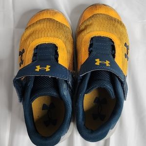 Under Armour Boys 10 Sneakers